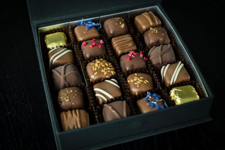 تصویر 1 از شکلات کادویی ایرانی با طعم اصیل و بسته بندی شیک